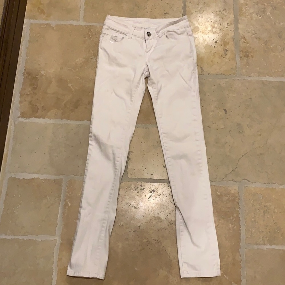 Cute white and silver jeans in the brand NV